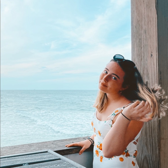 Meet your Posher, Leanna - Picture 4 of 6